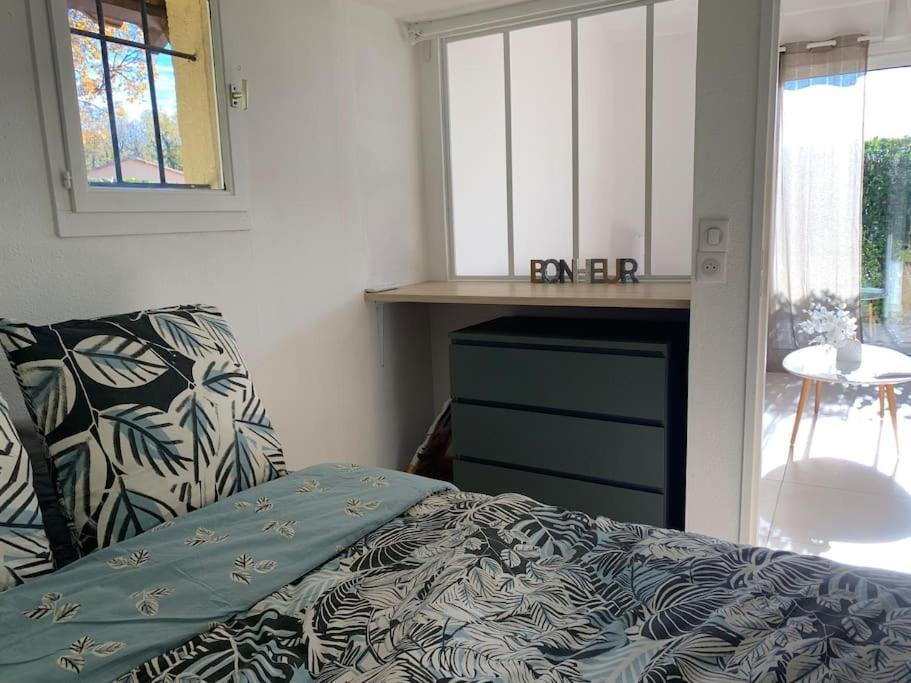 Maisonnette Dans Belle Residence Saint-Vallier-de-Thiey Dış mekan fotoğraf